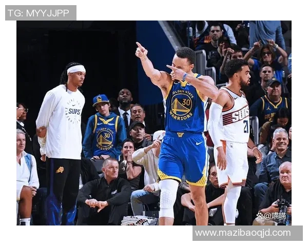 火箭与勇士的激烈对决12月2日NBA赛场精彩瞬间回顾